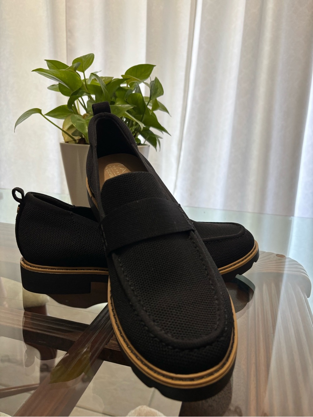Taryn Rose Women’s Black Knit Comfort Loafers Slip On Shoes Size 10 - Picture 3 of 12
